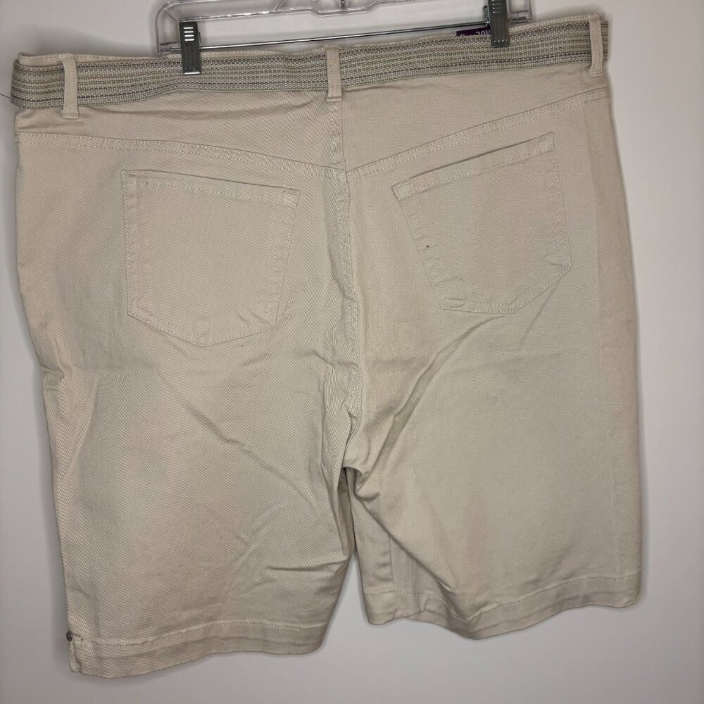 GLORIA VANDERBILT NEW Amanda Bermuda Short Womens 20W Cream Classic Fit Mid Rise - Picture 2 of 11